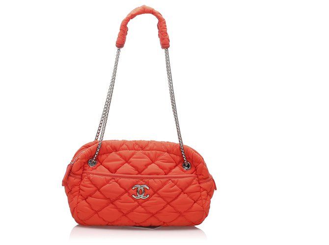 Chanel Red Bubble Quilt Nylon Shoulder Bag Cloth ref.235629 - Joli