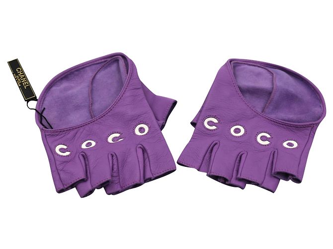 Chanel 2019 runway collection glove Purple