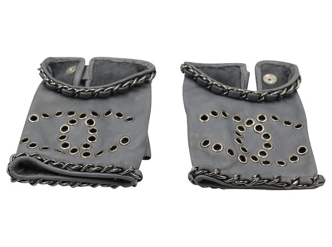 Chanel Luvas Cinza