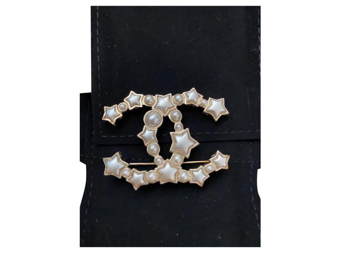 Chanel pin White Pearl  ref.235869