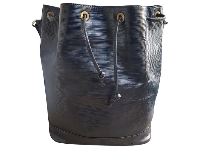 Noe Louis Vuitton Handbags Black Leather  ref.235871
