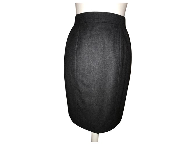 Falda gris de Chanel Boutique Gris antracita Lana  ref.235956
