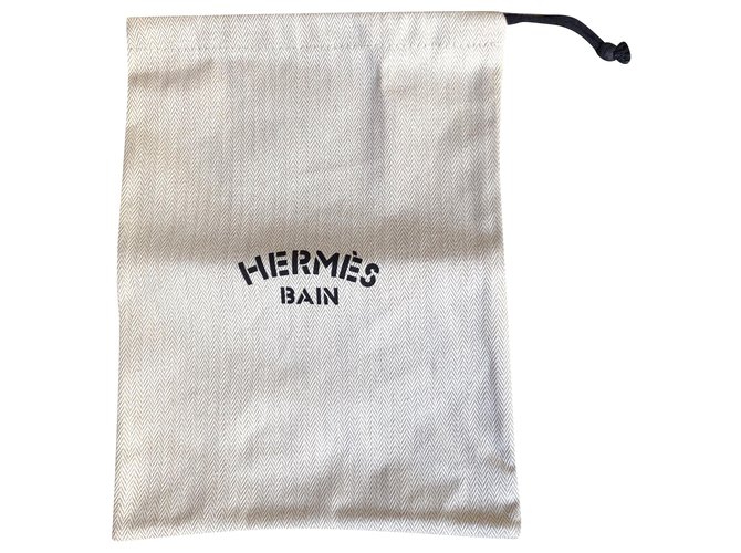 Hermès Bolsos de embrague Beige Lienzo  ref.236123
