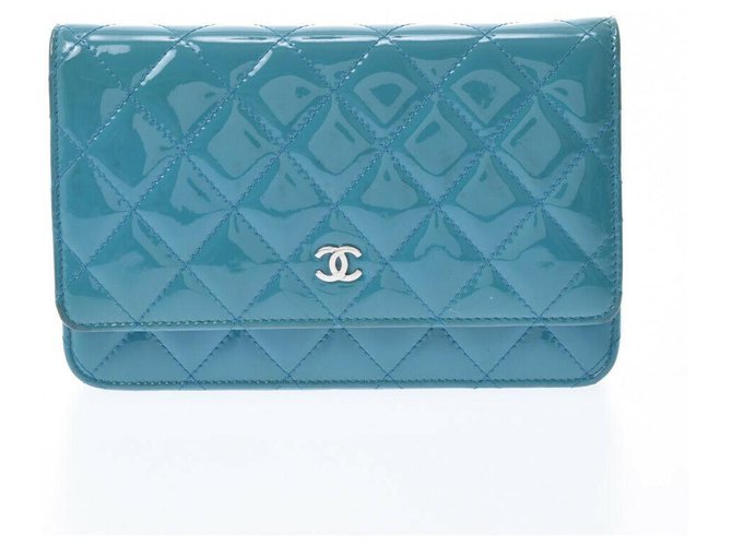 Carteira Chanel em corrente Azul Couro  ref.236126