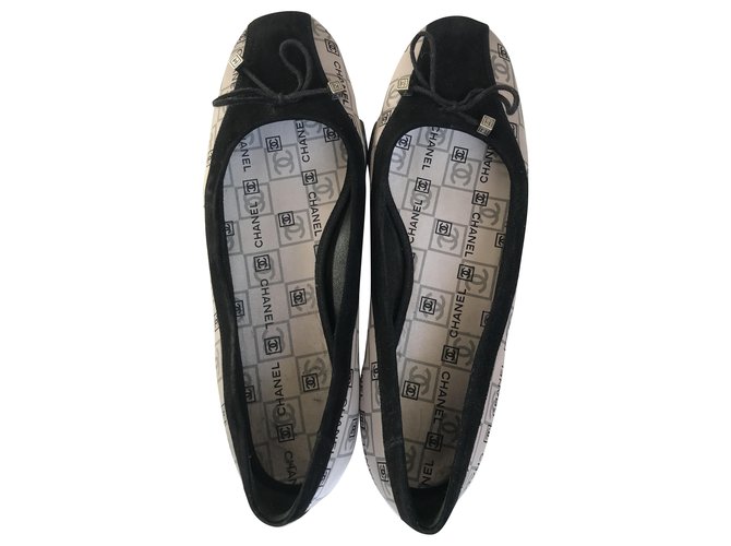 Chanel CC Logo Ballet Flats Black Beige Grey Suede Leather Satin  ref.236375