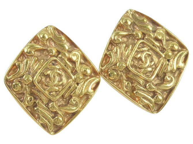 Chanel earring Yellow Gold-plated  ref.236616
