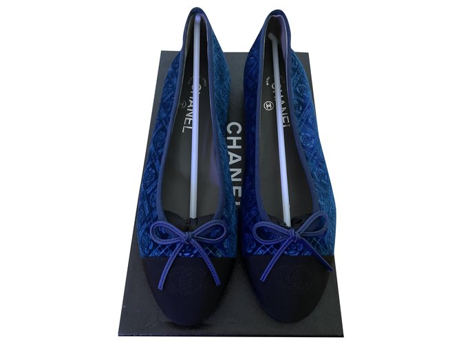 Chanel Bailarinas Azul oscuro Cuero Terciopelo  ref.236857