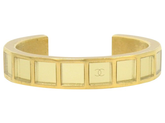 Pulsera de Chanel Dorado Chapado en oro  ref.236894