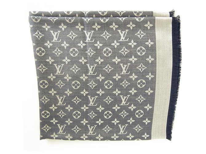 Louis Vuitton monogram Blue Denim Tone on tone shawl weaved jacquard M71376  Silk ref.237115 - Joli Closet