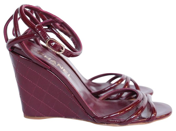 Chanel Burgundy Quilted Wedges Dark red Patent leather  ref.237169