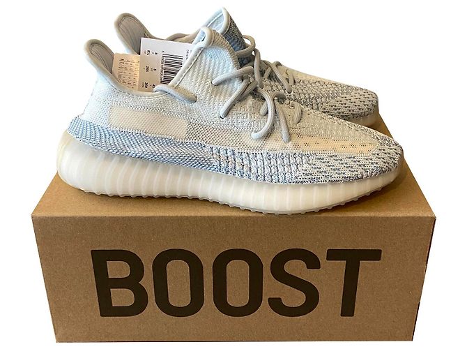 Yeezy Boost 350 V2
