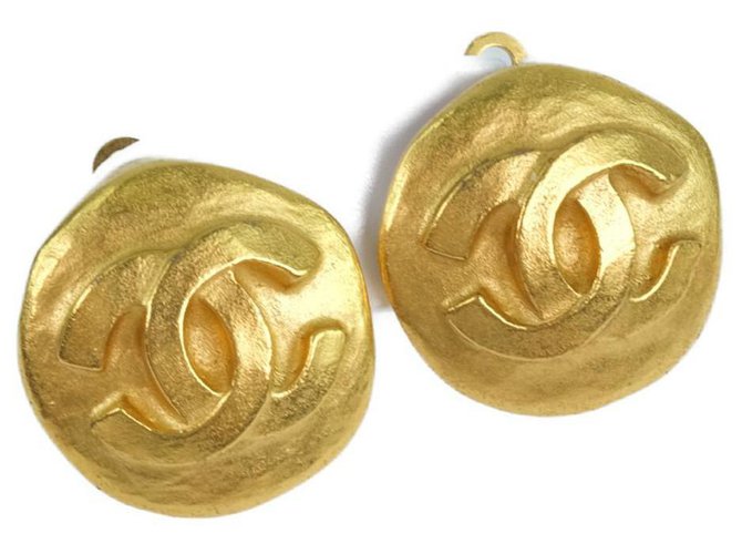 Chanel earring Golden Gold-plated  ref.237370