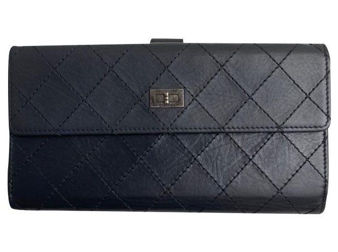 Chanel Grey Leather  ref.237400