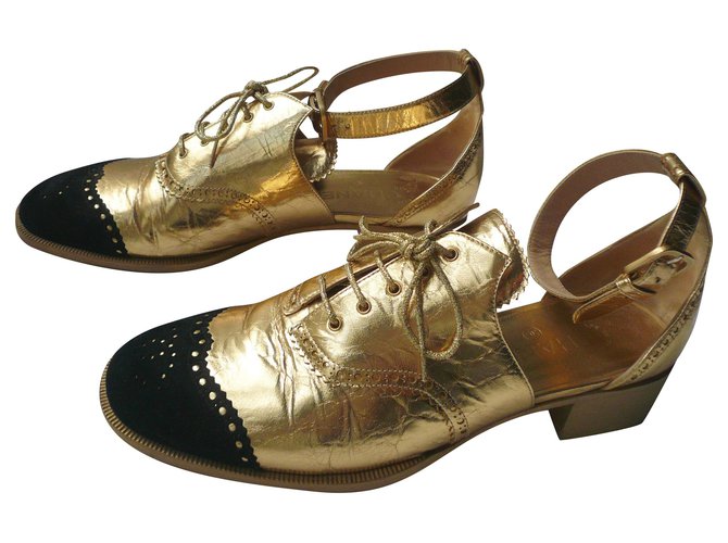 CHANEL Golden derbies T40,5 IT Flagship Model of the Collection! Gold hardware Leather  ref.237440