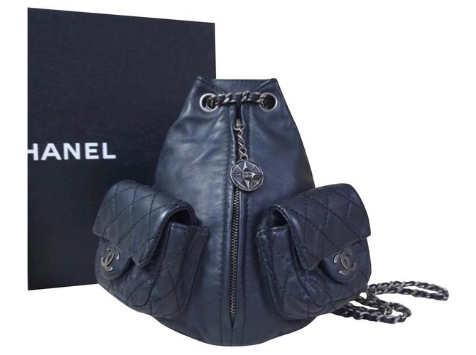 CHANEL Black Leather Mini Backpack  ref.238155