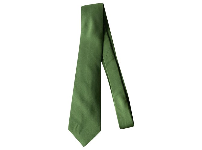 Hermès Cravates Soie Vert  ref.238186
