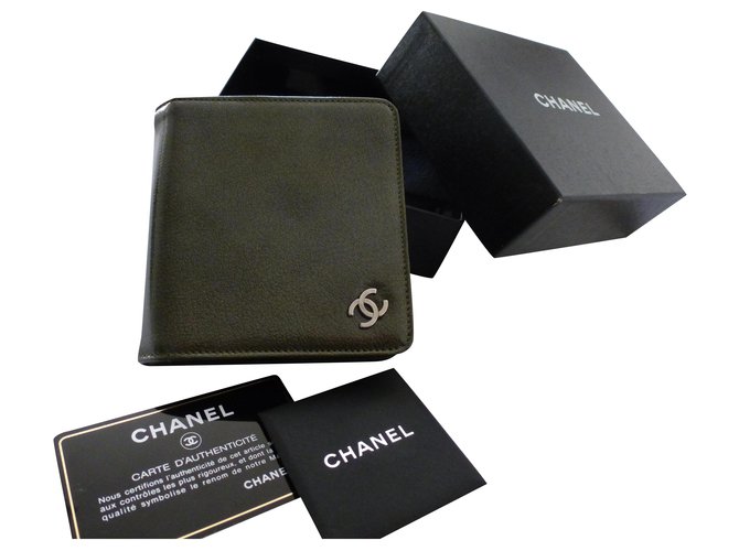 Chanel carteiras Caqui Couro  ref.238190