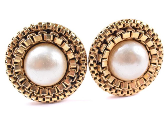 Chanel earring Golden Gold-plated  ref.238197
