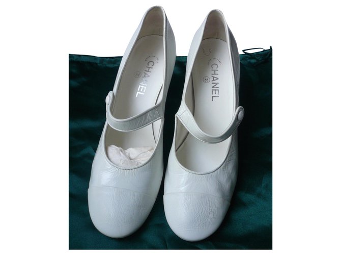 CHANEL Sandales Mary Janes La Pausa 2018 T41 IT White Leather  ref.238241