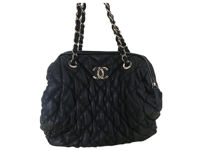 Cambon Chanel bubble tote bag Dark blue Leather  ref.238333