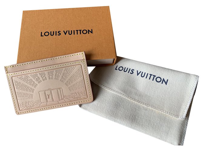 Louis Vuitton Monederos, carteras, casos Beige Cuero  ref.238344