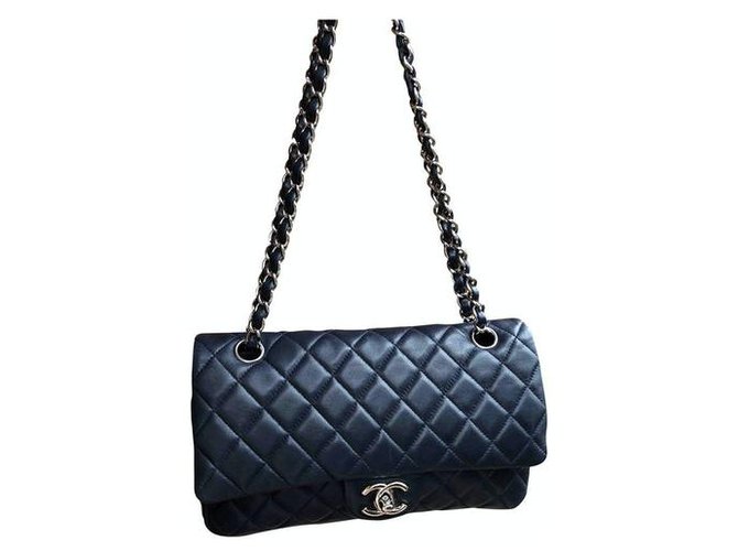 Timeless Chanel Bolsas Azul marinho Couro  ref.238711