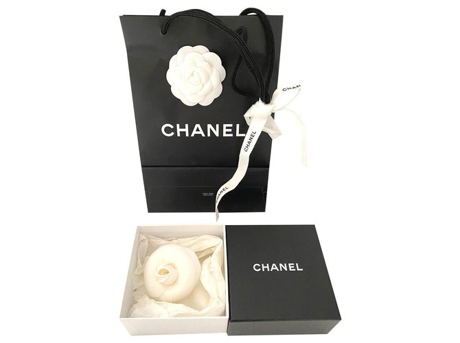 Chanel CAMÉLIA Branco Seda  ref.238743
