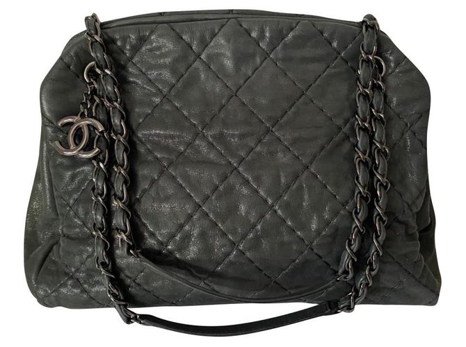 Mademoiselle Chanel Black Leather  ref.238757