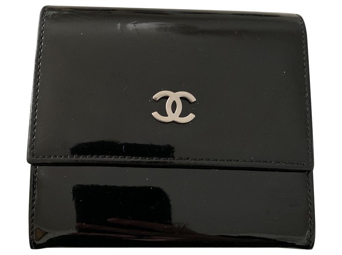 Chanel portefeuilles Cuir Cuir vernis Noir  ref.239044