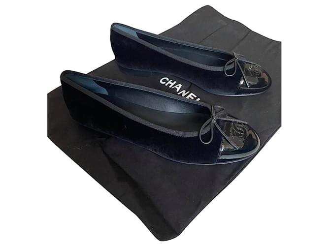 Chanel Zapatillas de ballet Negro Terciopelo  ref.239362