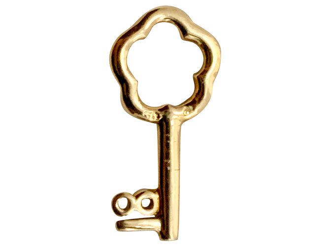 Chanel Diamond and gold 18k key charm Golden Yellow gold  ref.239377