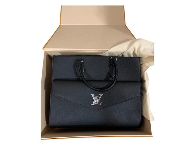 Louis Vuitton Lockme MM - Noir (Black) Color - Authentic LV