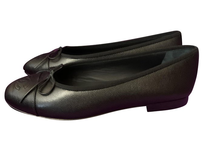 Chanel Zapatillas de ballet Negro Cuero  ref.239419