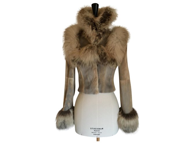 Fendi Cropped coat Beige Fur  ref.239492