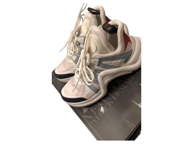 Baskets Louis Vuitton Archlight Rose Blanc Bleu Marine Bleu clair