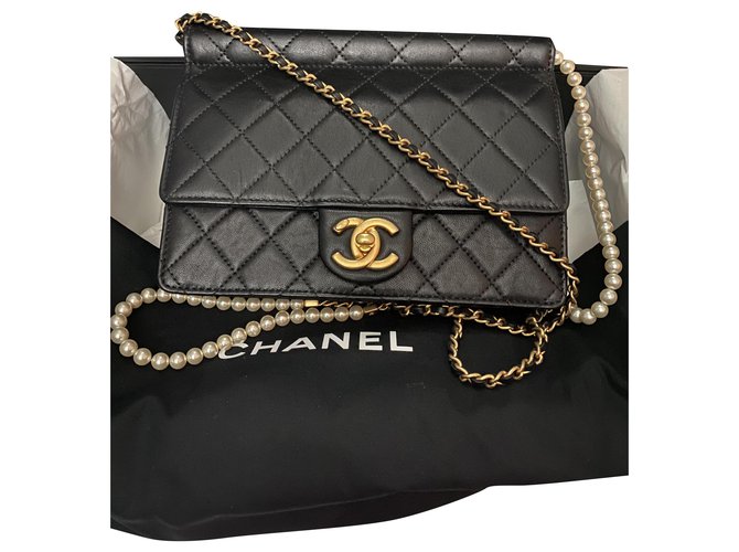 Timeless Chanel Klassische Perlenkette Schwarz Leder  ref.239748