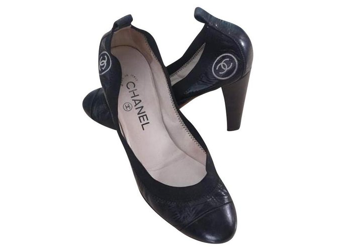 Chanel benutzte Schuhe Schwarz Leder  ref.239874