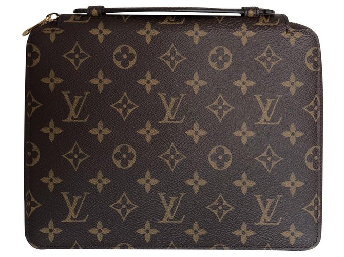 Louis Essential iPad case Brown Leather ref.239984 Closet