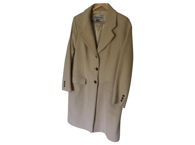 Women's burberry coat Beige Cashmere Wool Angora  ref.240078
