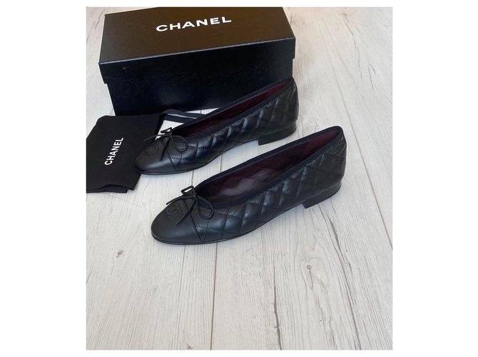 Chanel Ballet flats Black Leather  ref.240110