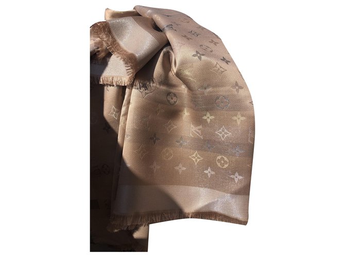 Louis Vuitton Monogram shine Golden Silk Wool ref.240121 - Joli Closet