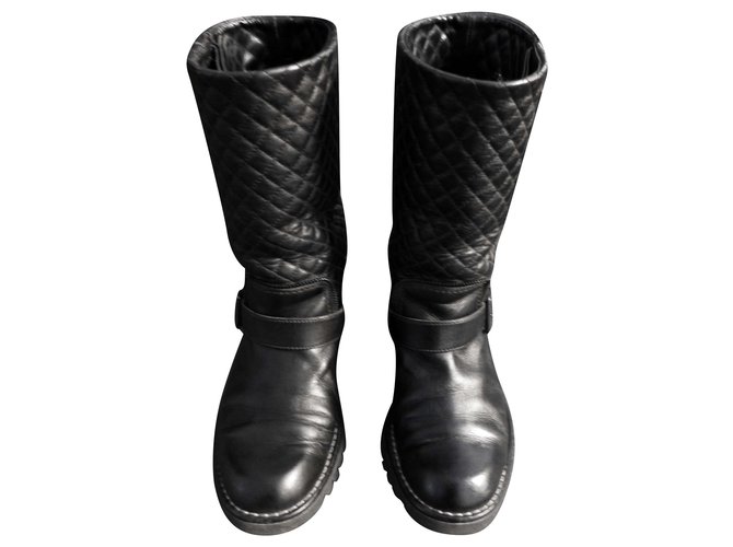 Chanel boots Black Leather  ref.240219