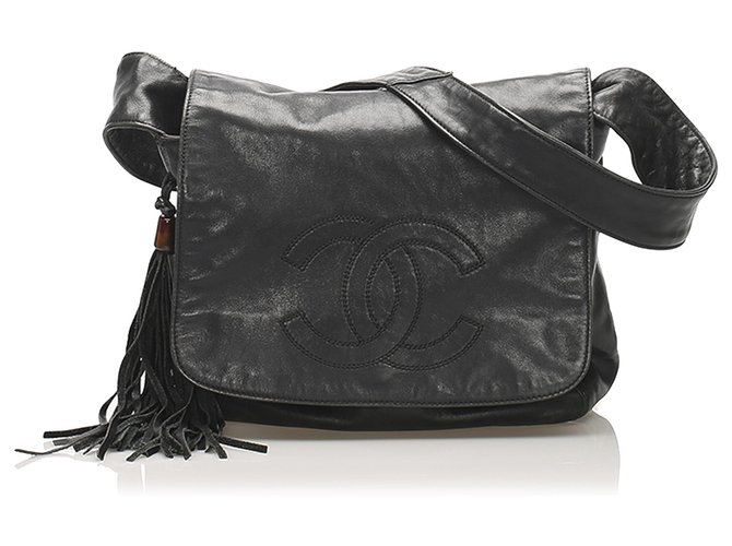 Chanel Black CC Quaste Leder Umhängetasche Schwarz  ref.240274