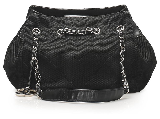 Chanel Black Chevron Nylon Shoulder Bag Cloth  ref.240294