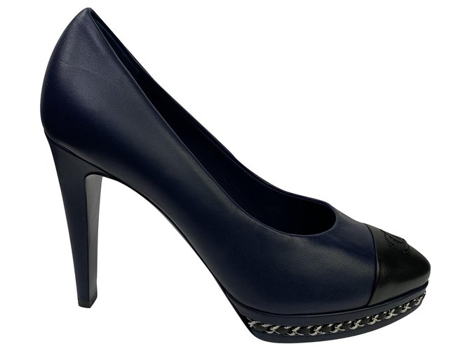 Chanel Heels Navy blue Leather  ref.240660