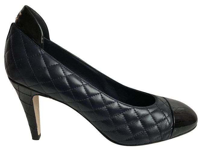 Chanel Heels Navy blue Leather  ref.240662