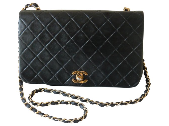 Bolso Mademoiselle Chanel Negro Piel de cordero  ref.240926