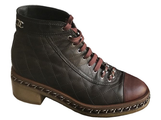 Chanel Chain Around Combat Biker Ankle Boots Brown Dark red Dark brown  Leather ref.241128 - Joli Closet