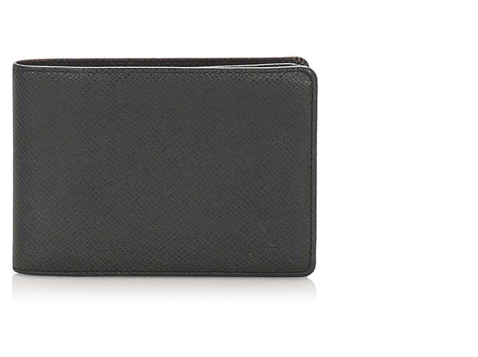 Louis Vuitton Petit portefeuille noir à deux volets Taiga Cuir  ref.241405