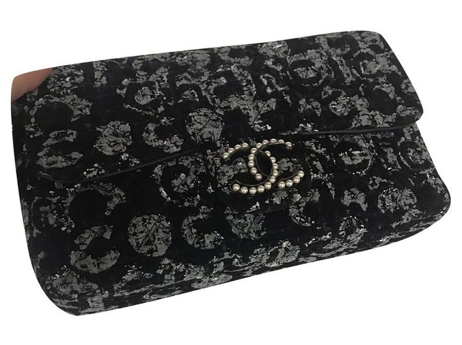 Timeless Chanel Handbags Black  ref.241469